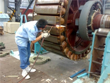 如何處理柴油發(fā)電機(jī)組突然冒黑煙了？